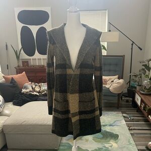 Cyrus Black and Tan Knitwear